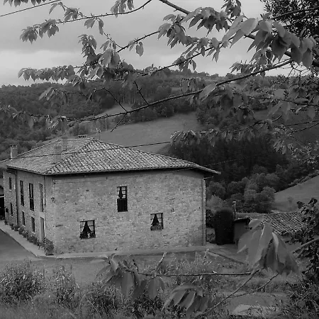 Casa Longo Llames de Parres